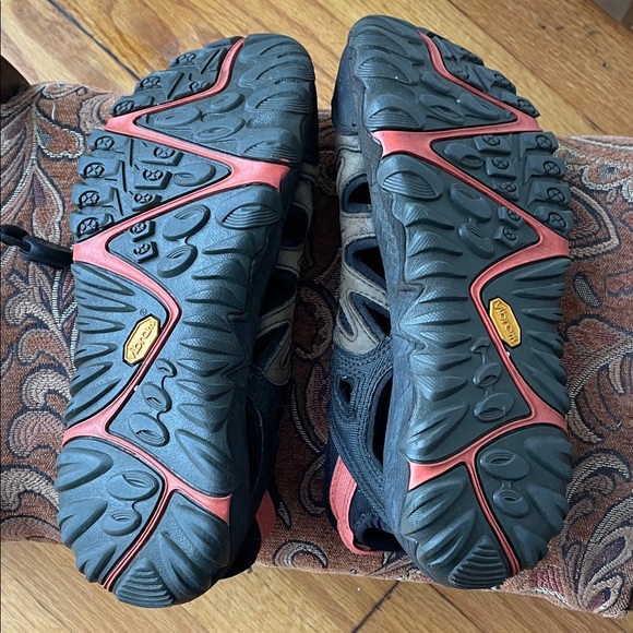 Merrell Women’s Athletic Hiking Shoes - Black and Tan - Picture 8 of 9